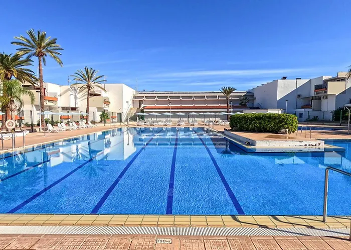 Stunning Lovely Flat With Pool And Strong Wi-Fi, 31