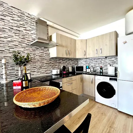 Stunning Lovely Flat With Pool And Strong Wi-Fi, 31 Arona  Extérieur photo